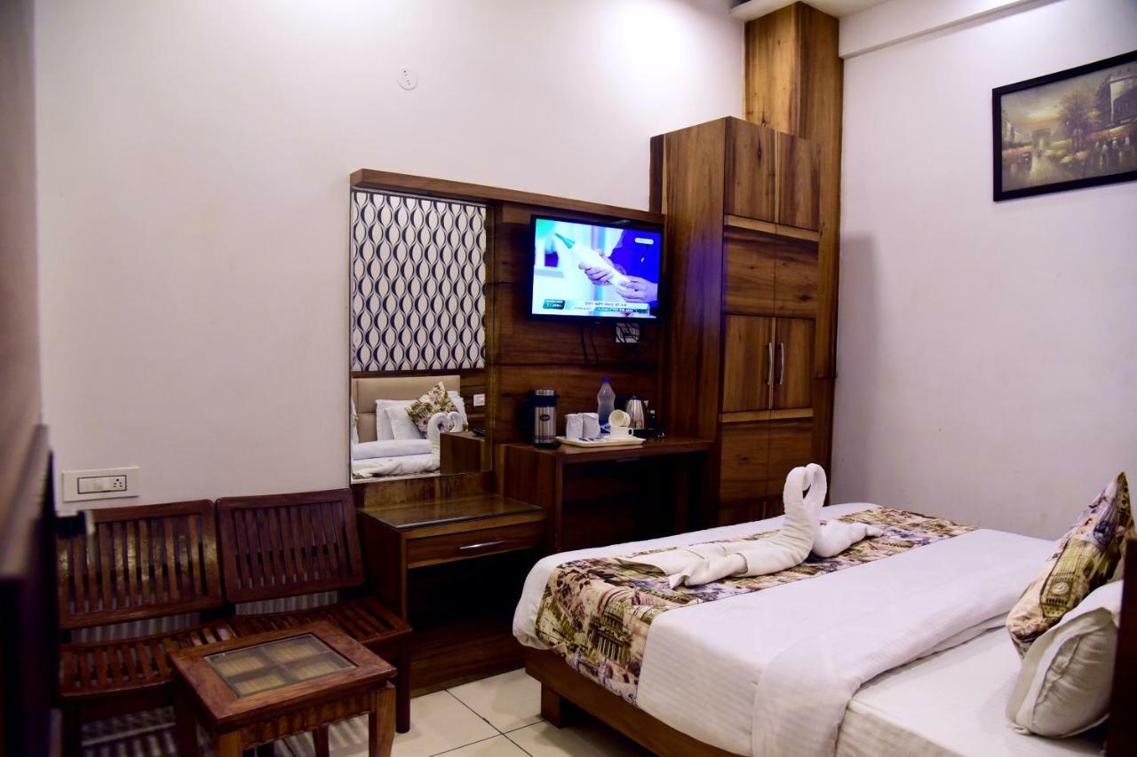 Hotel D S Inn Amritsar Eksteriør billede